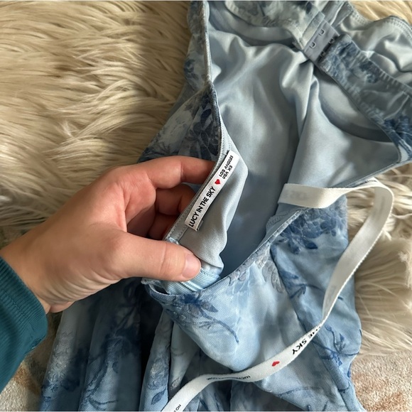 LUCY IN THE SKY Velvet Floral Maxi Dress In Blue - Picture 7 of 7